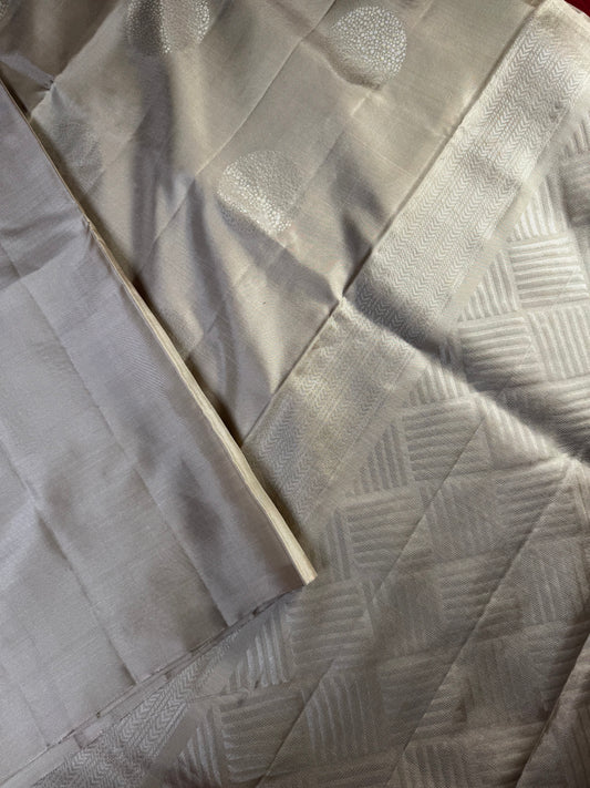 Silken Haze – Cream Soft Silk Saree with Lustrous Grace