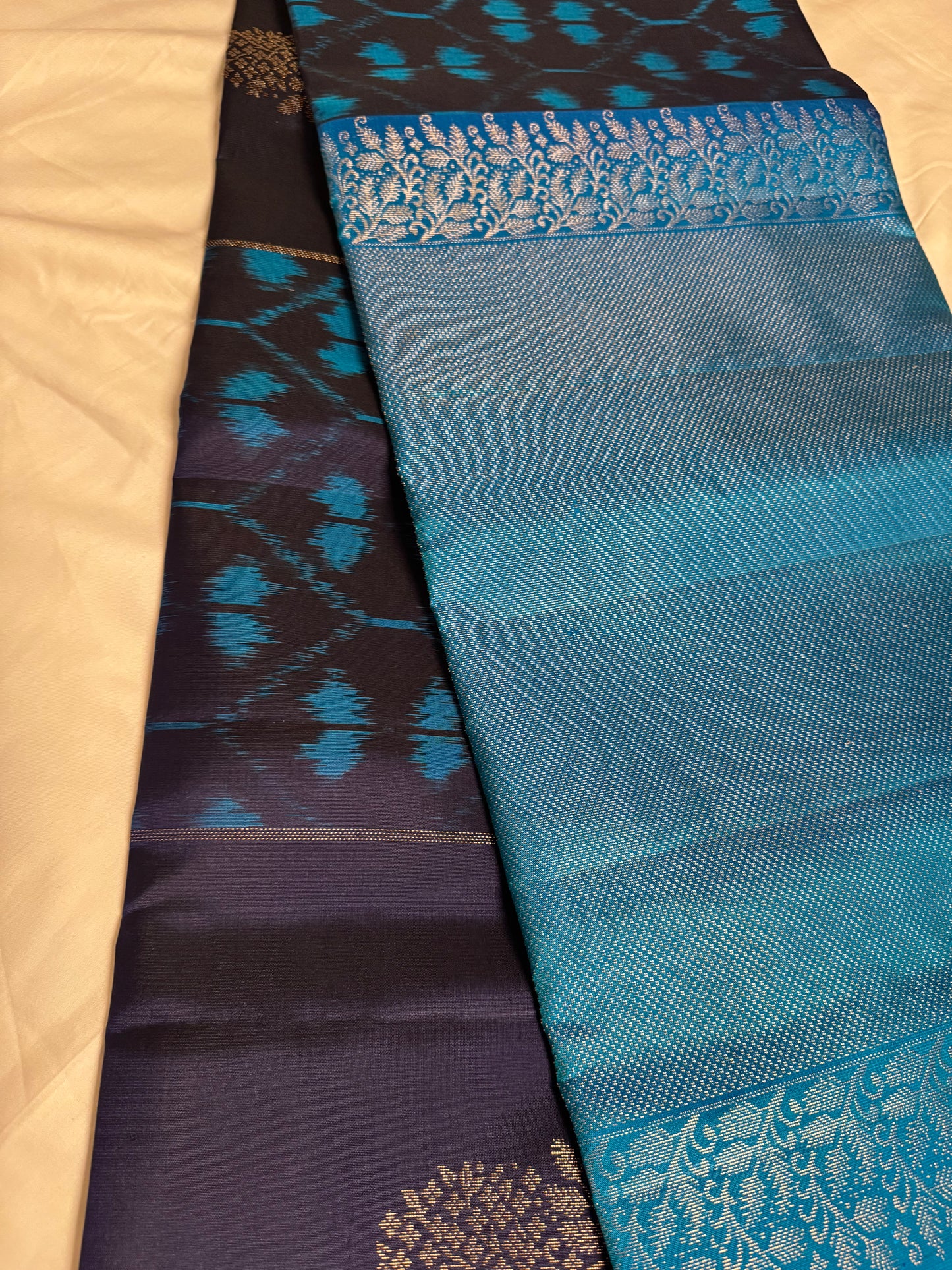 Tārā – Midnight Blue Soft Silk Saree with Shining Pallu & Ikkat Touches